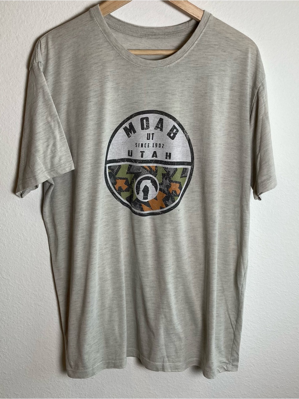 MOAB Utah T-Shirt Men’s Large Gray Graphic Comfort Wash 100% Cotton Outdoors